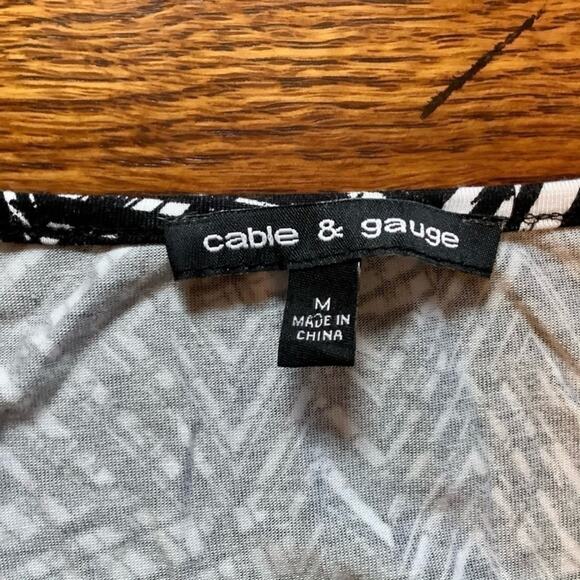 Stylish Cable & GAUGE Black White Keyhole Front Top Medium - Picture 6 of 8